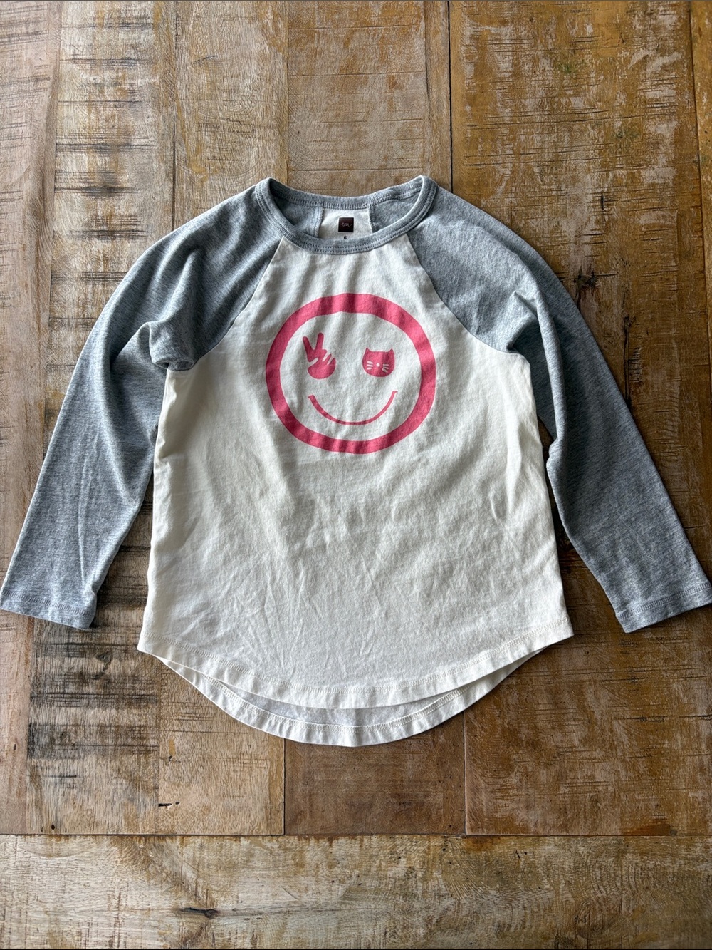 NWOT Tea Collection Girls Tee with Smiley Graphic size 6